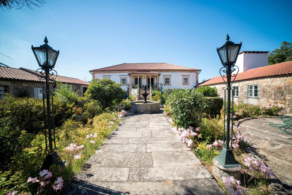 Property building, Patio, Facade/entrance