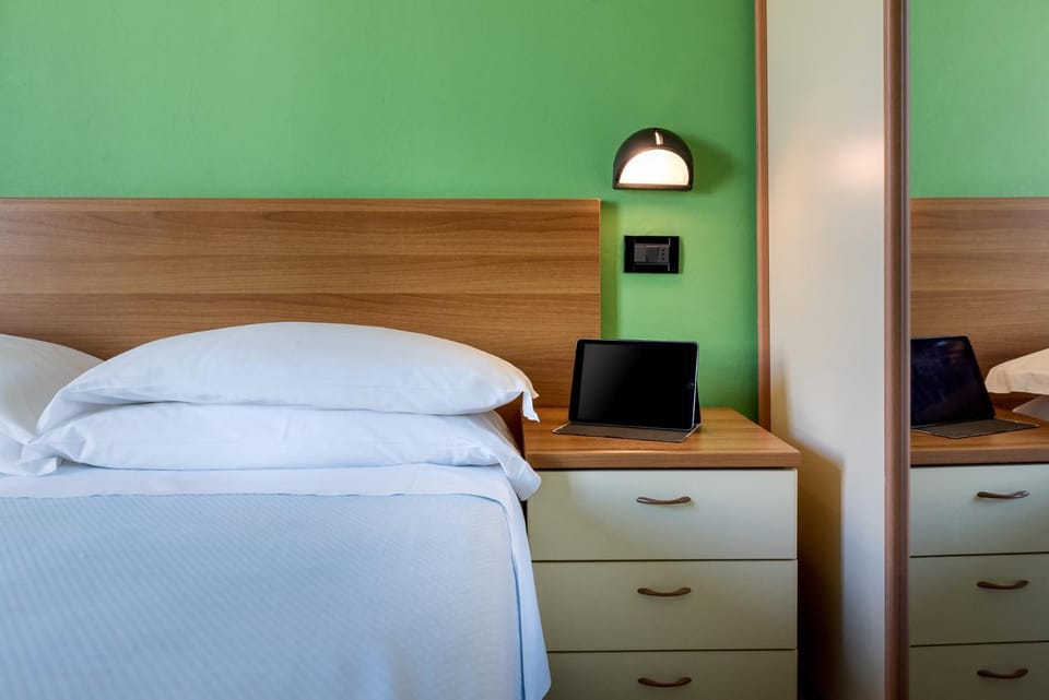 Bed, Day, Other, Area and facilities