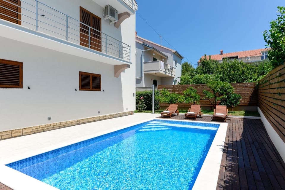 Property building, Swimming pool, Swimming pool