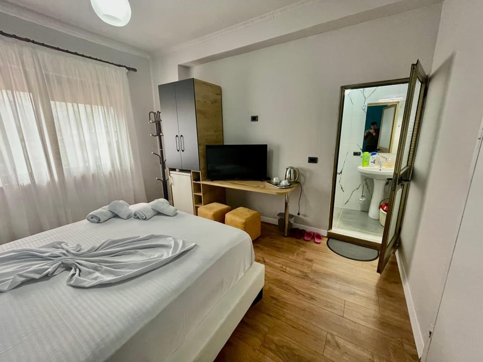 Central room private entry and bathroom Bed and Breakfast in Tirana