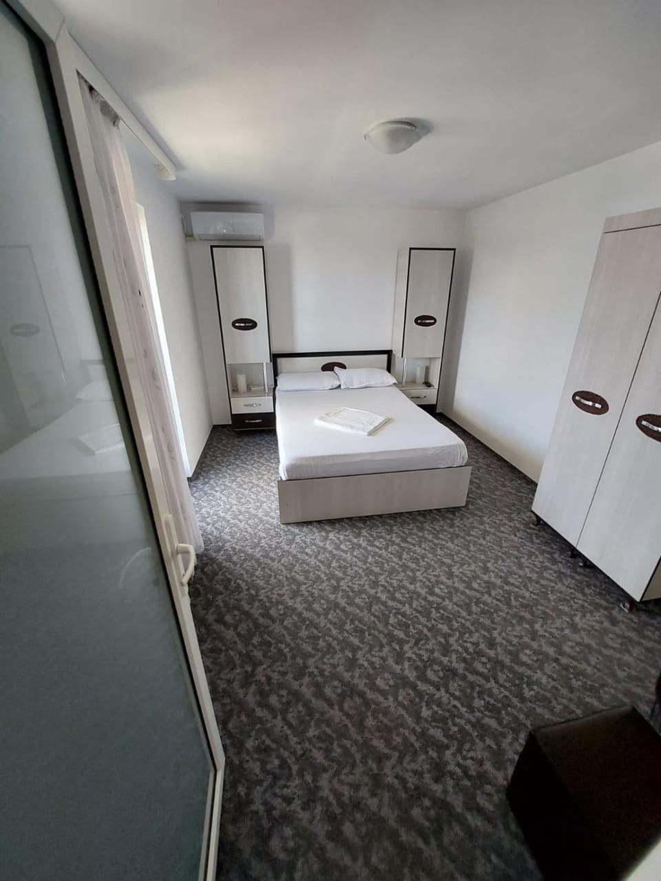 Bed, Photo of the whole room, Bedroom, wardrobe