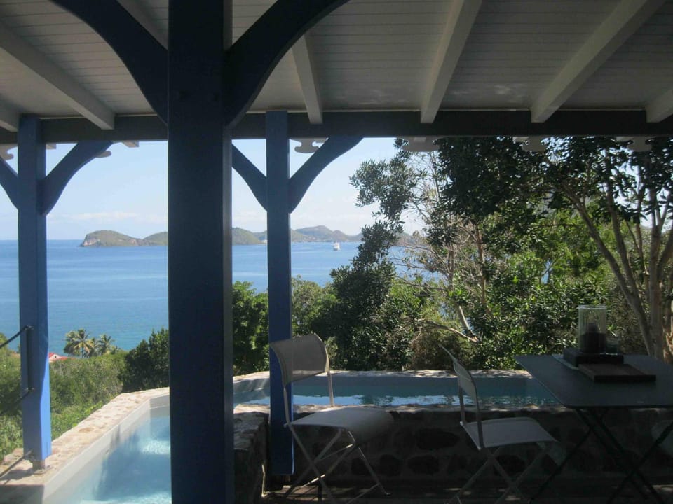 Les Hauts de la Baie House in Leeward Islands