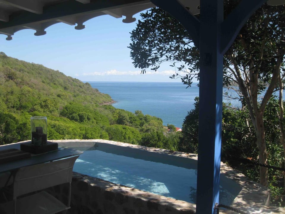 Les Hauts de la Baie House in Leeward Islands