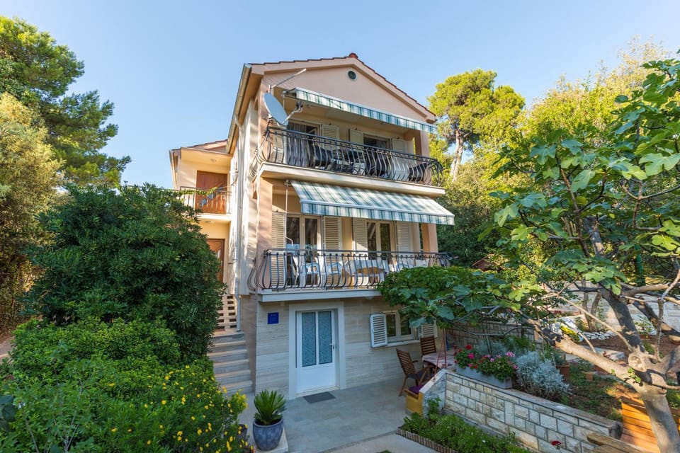 Property building, Balcony/Terrace