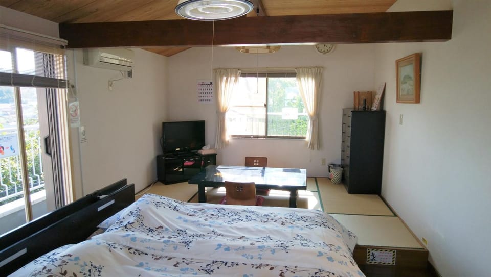 Bed, Photo of the whole room, Bedroom, air conditioner