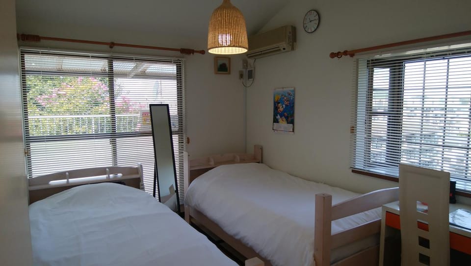 Bed, Photo of the whole room, Bedroom, air conditioner