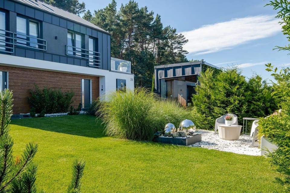 Property building, Garden, Sauna, Seating area, Garden view