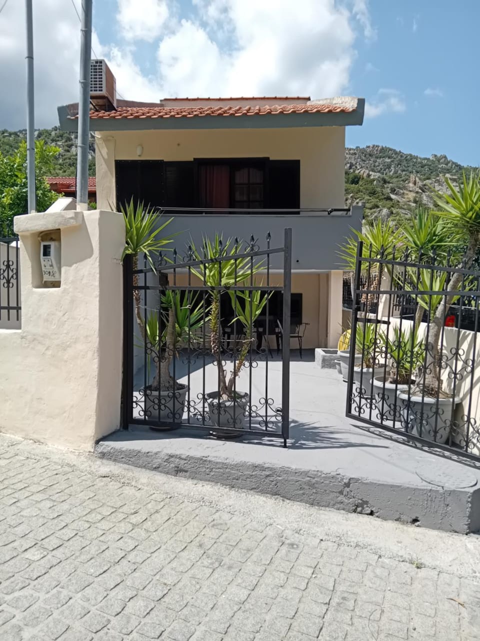 Property building, Mountain view
