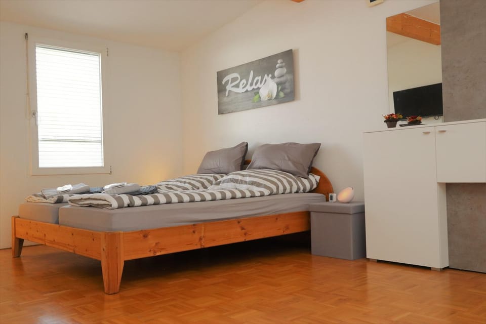 Bed, Living room