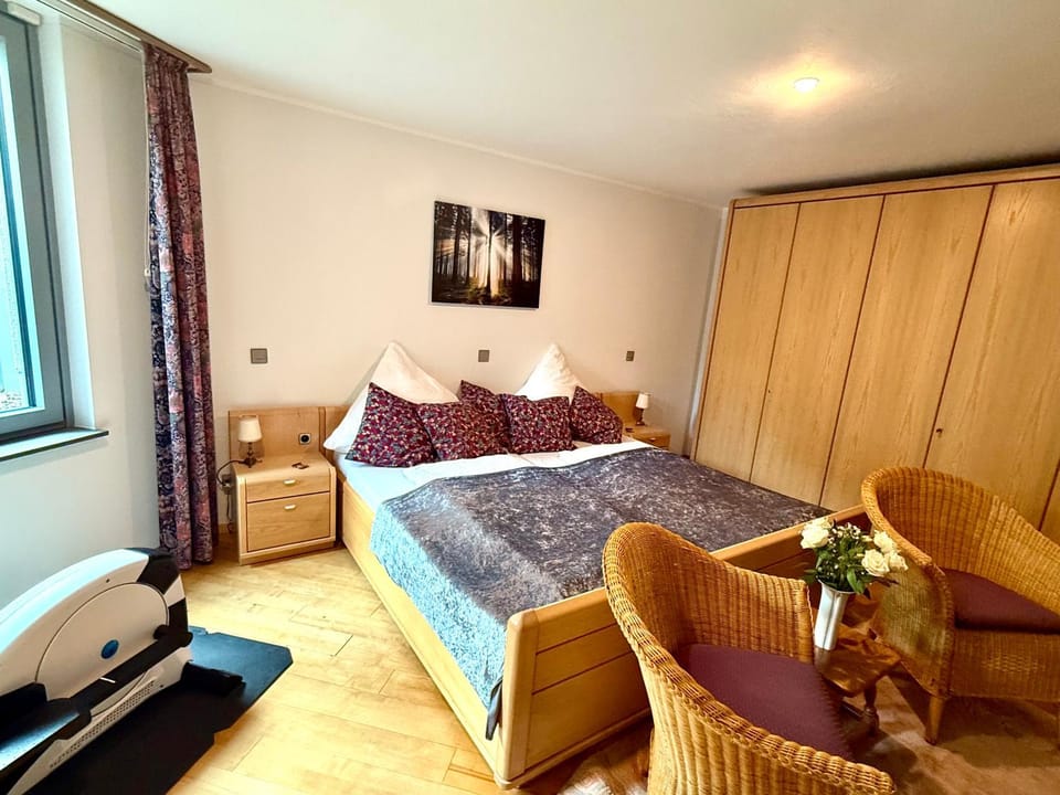 Bed, Seating area, Bedroom, Sports