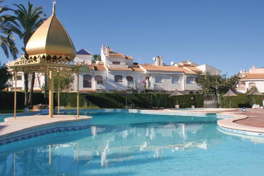 Costa Hispania House in Alacantí