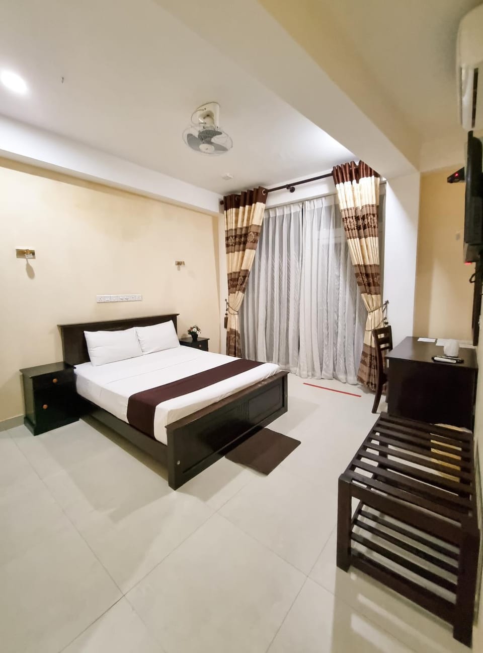 Bed, TV and multimedia, Photo of the whole room, Bedroom, air conditioner