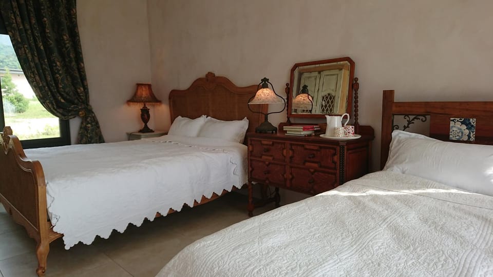 Bedroom, bunk bed