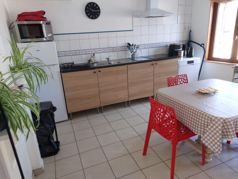 Le patio de Mimi House in Hauts-de-France