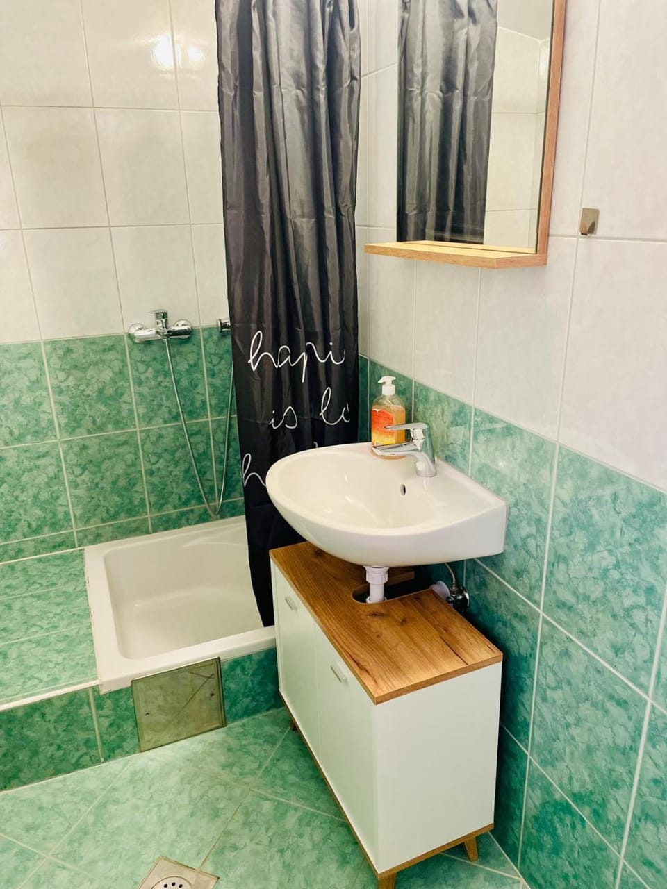 Apartmani Niko Podgora Bed and Breakfast in Split-Dalmatia County