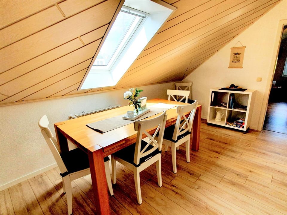 Day, Living room, Seating area, Dining area