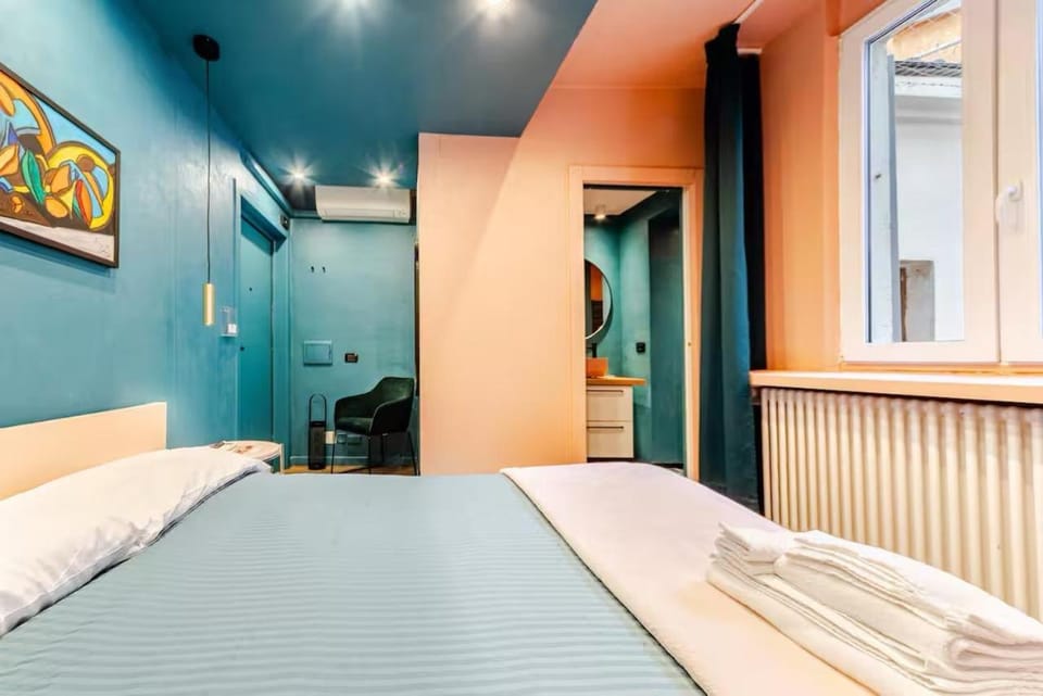 ModeRna Apartments - Charme & Relax in Centro - Free Parking Bed and Breakfast in Modena
