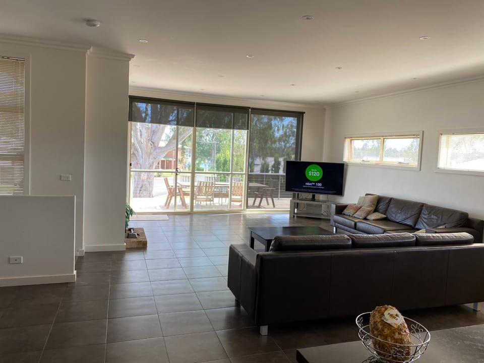 Bundalong Waterfront House in Bundalong