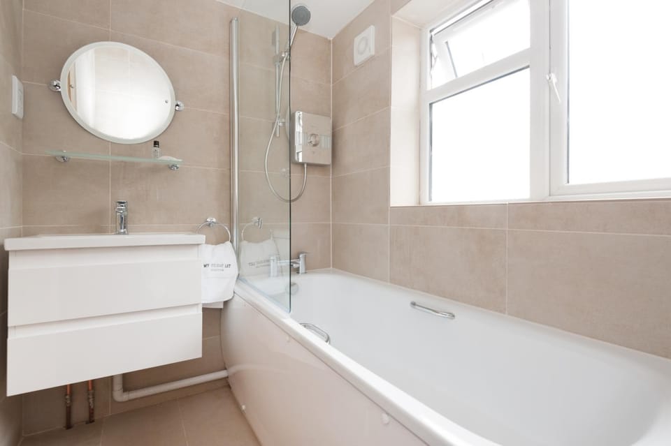 Shower, Bathroom, Bath, towels