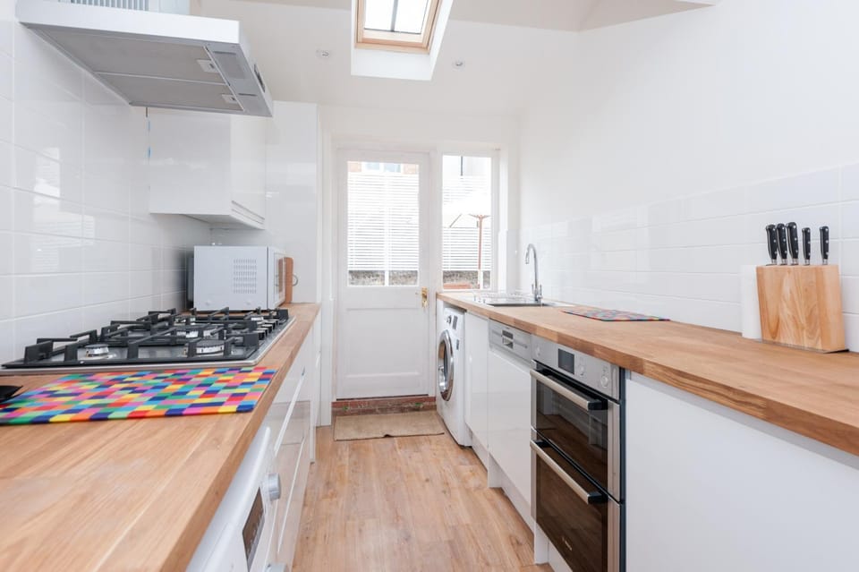 Kitchen or kitchenette, dishwasher, minibar, pet friendly, stove