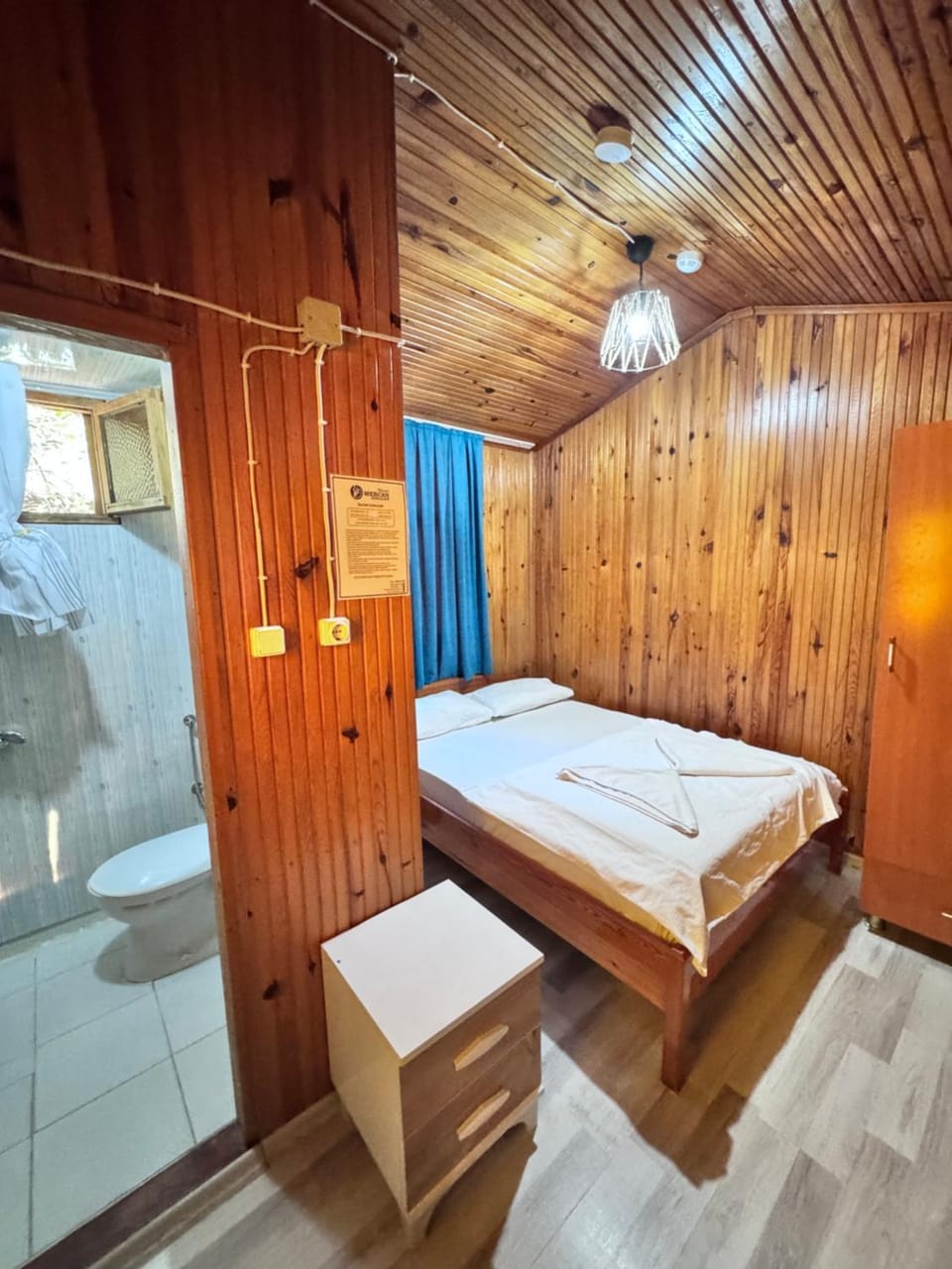 Shower, Bed, Bathroom, Photo of the whole room, towels