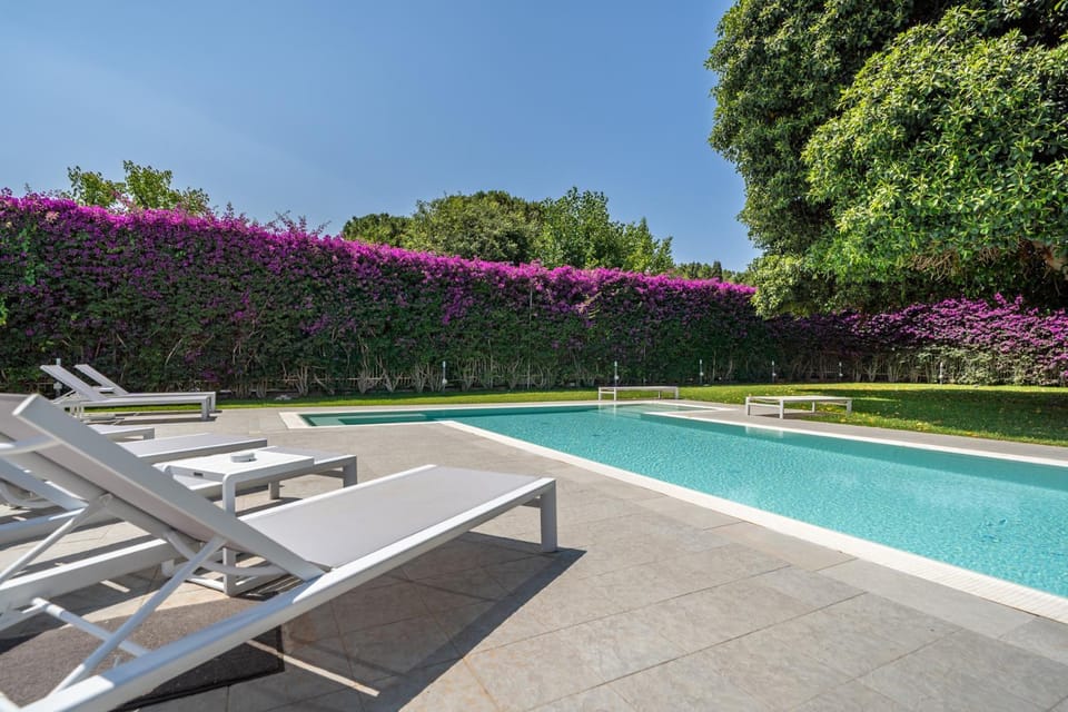 Swimming pool, Breakfast