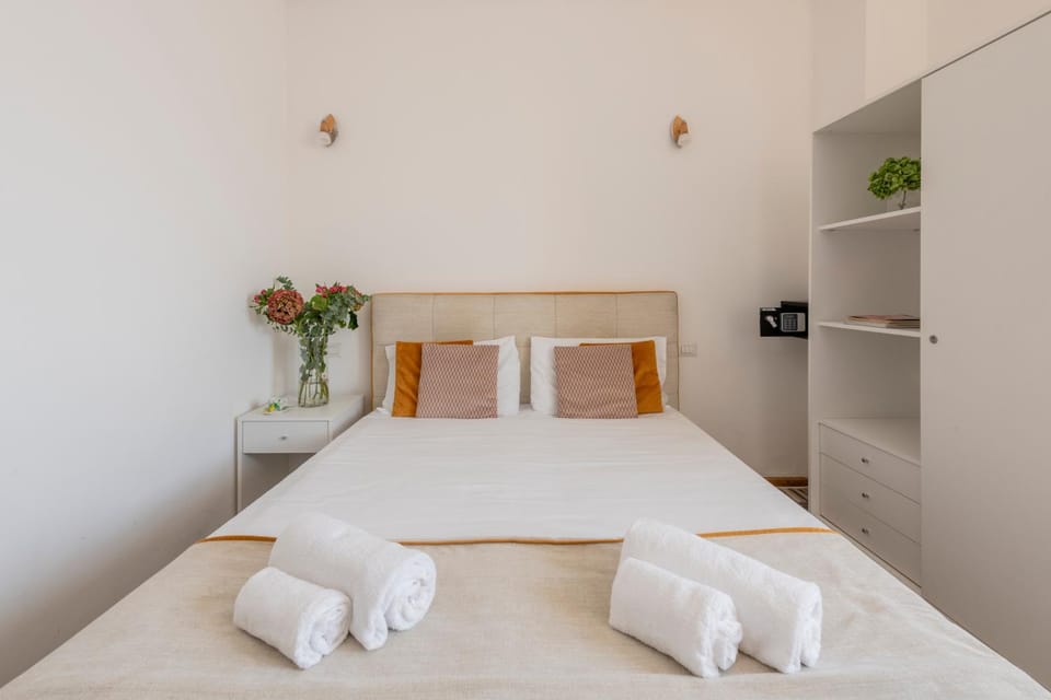 Restaurant/places to eat, Bed, BBQ facilities, Bathroom, Balcony/Terrace, Photo of the whole room, Bedroom, Certificate/Award, Certificate/Award, heating, heating, minibar, pet friendly, pet friendly, room service, safe, towels, wardrobe, wedding, laundry, laundry, air conditioner, air conditioner