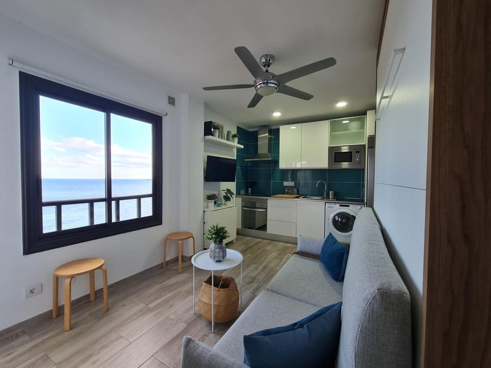 Acogedor estudio en Candelaria en primera línea de mar Apartment in Canary Islands