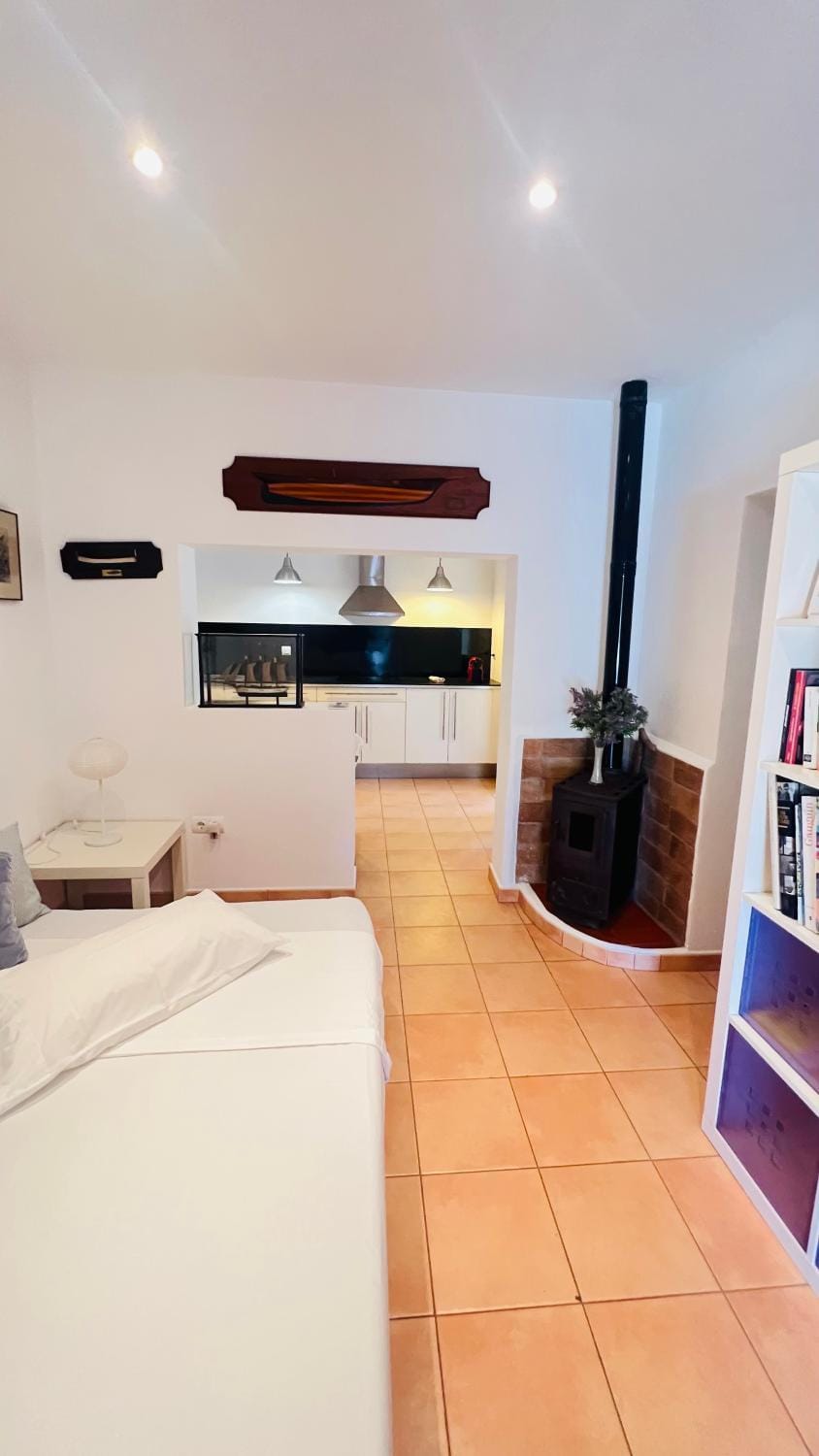 Bed, Living room, Bedroom