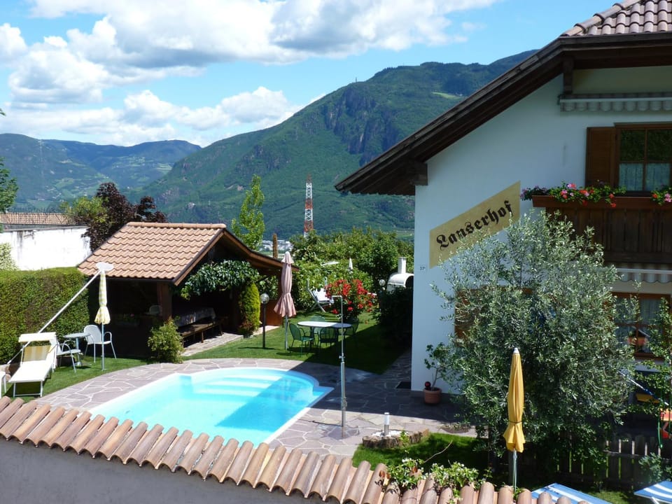 Facade/entrance, Swimming pool, Swimming pool