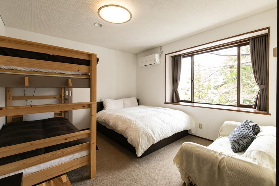 White Tree Lodge Madarao Tangram Nature lodge in Nagano Prefecture