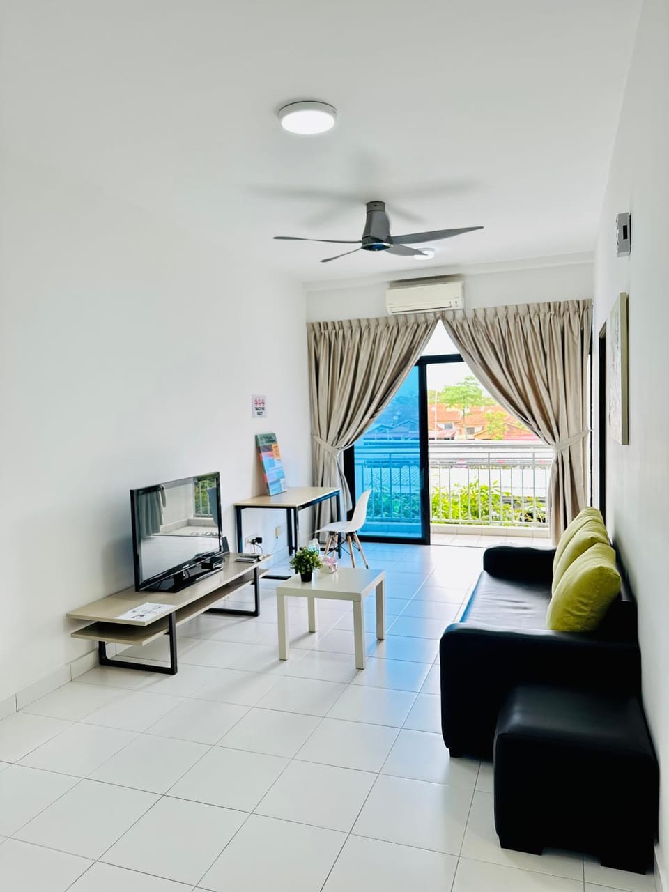 TV and multimedia, Living room, fireplace, locker, air conditioner
