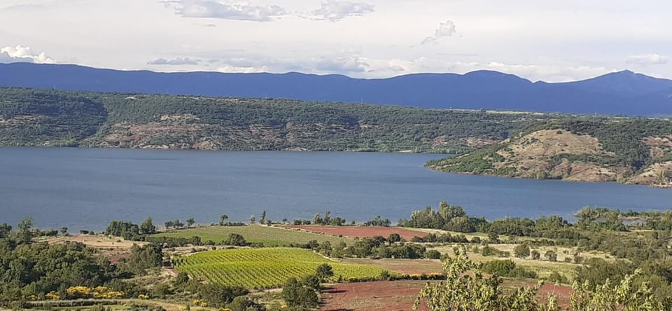 Grand Studio Entre Lac Et Garrigue Apartment in Occitanie