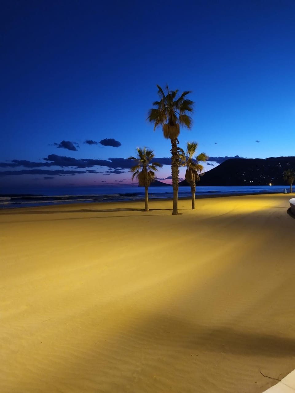 Primera Linea de Playa con Garaje Apartment in Calp