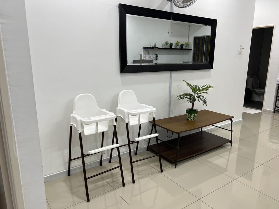 Home Away from Home in Taiping - 3R4B Family & Group Friendly! Apartment hotel in Perak