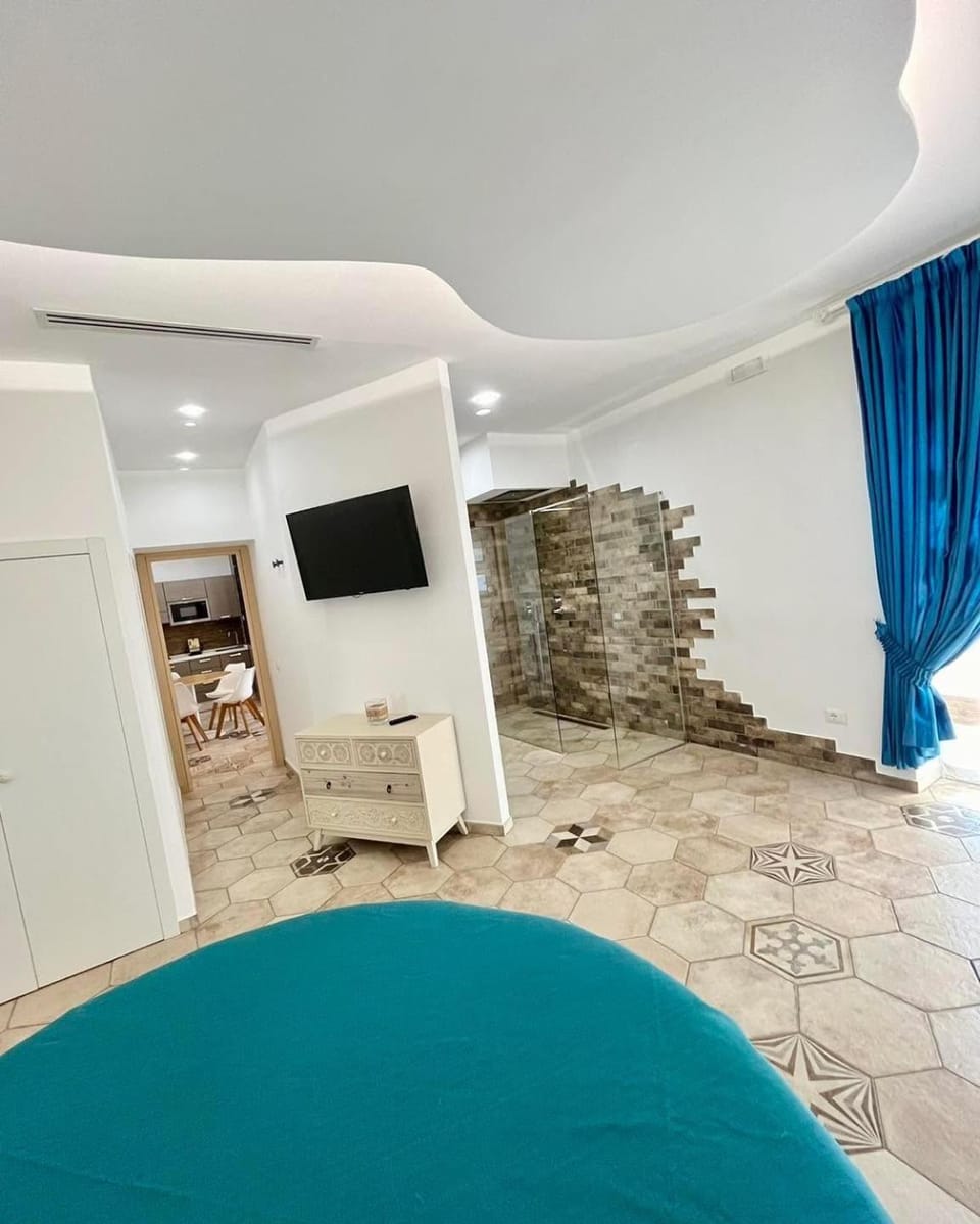 Shower, Bedroom