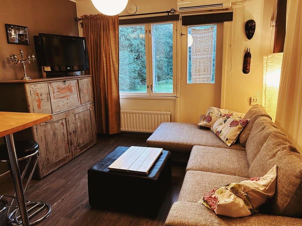 TV and multimedia, Living room, Seating area