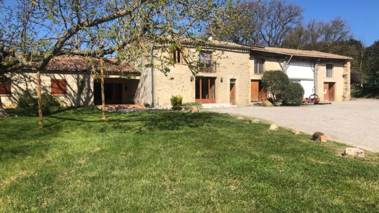Chambres Ambroisie Bed and Breakfast in Occitanie
