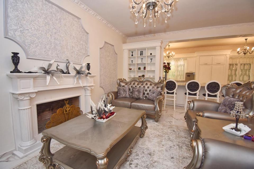 Living room, Seating area