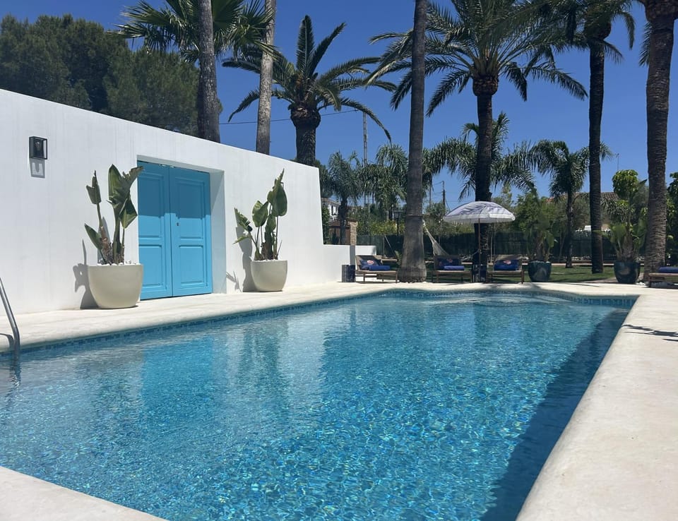 Villa Enri . Boutique Villa & Optional Guesthouse Villa in Marina Alta