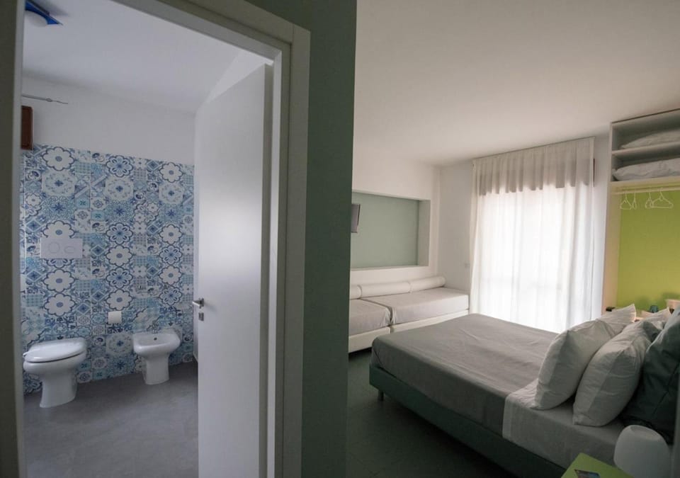 Balcony/Terrace, Photo of the whole room, Decorative detail, Sea view