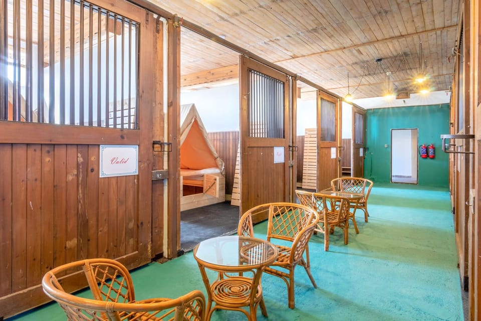 Property building, Seating area