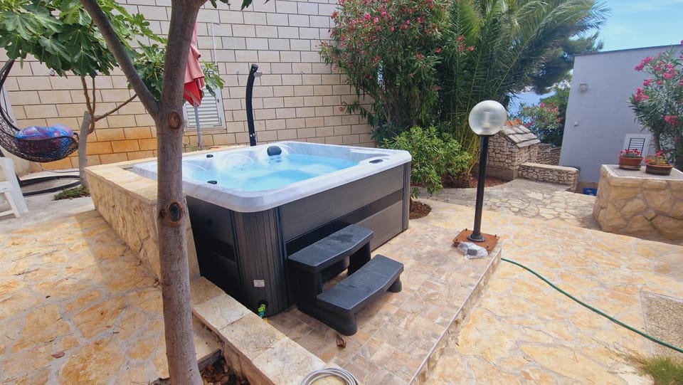 Day, Natural landscape, Hot Tub, Hot Tub