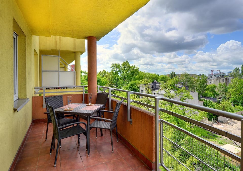 Property building, Balcony/Terrace, City view
