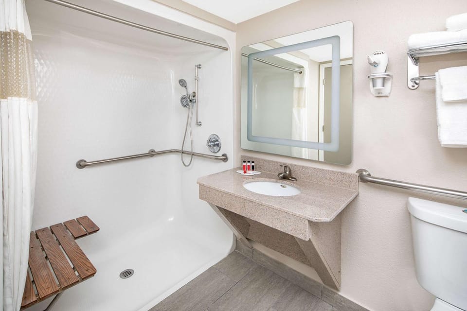 Bathroom, Photo of the whole room, On site