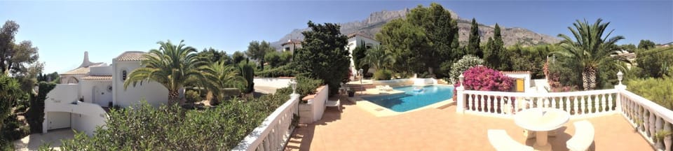 Property building, Natural landscape, Balcony/Terrace, Garden view, Landmark view, Mountain view, Pool view, Swimming pool, Quiet street view