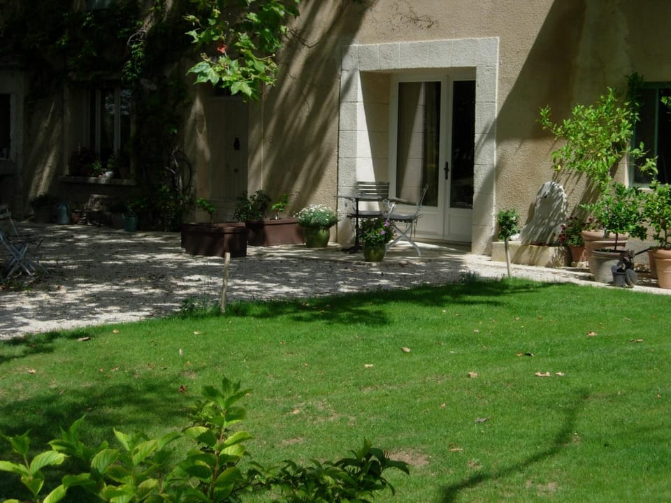 Mas de Karlotte House in Pernes-les-Fontaines