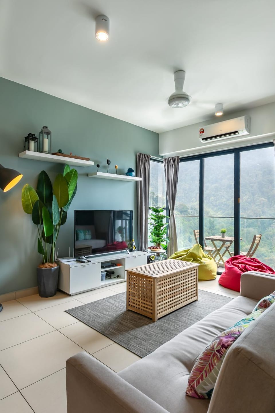 Living room, Seating area