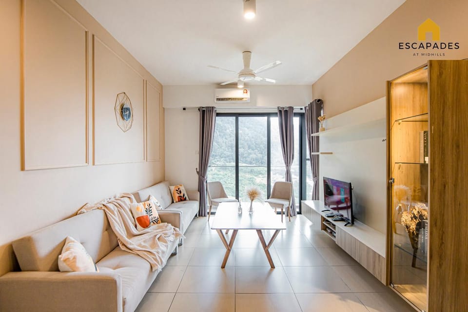 TV and multimedia, Living room, Seating area, Dining area, air conditioner