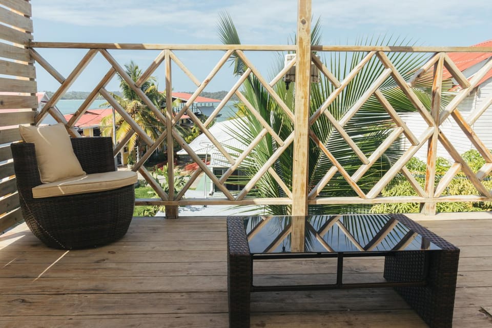 Cliff's Hostel Hostel in Bocas del Toro Province